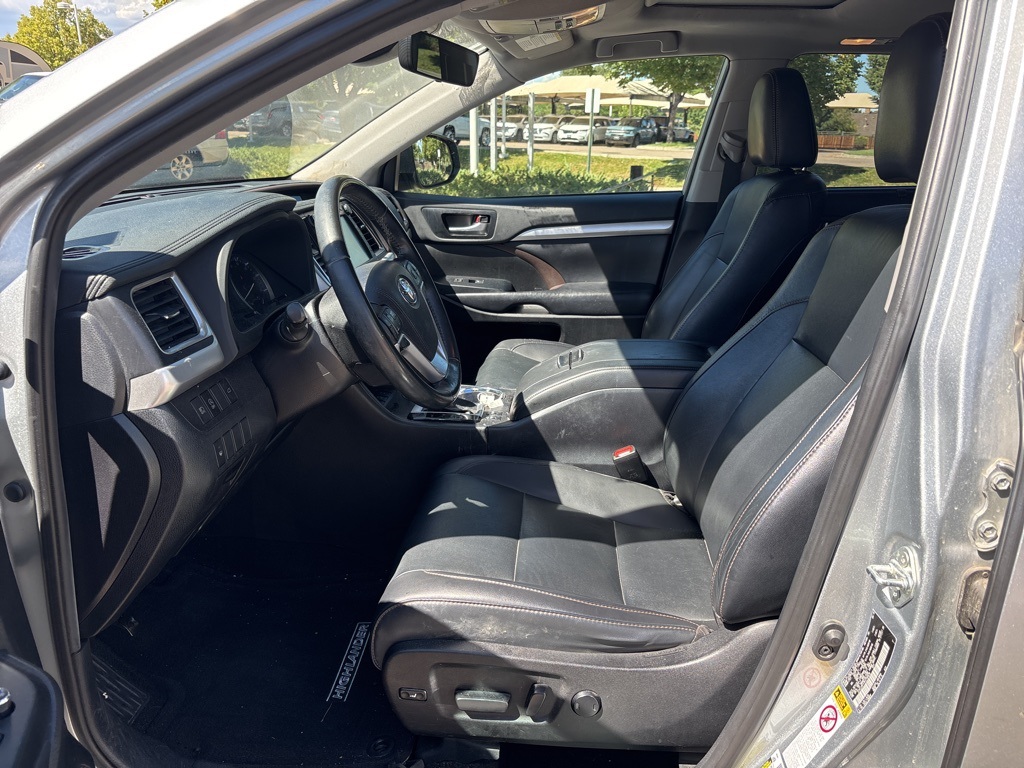 2019 Toyota Highlander XLE photo 9