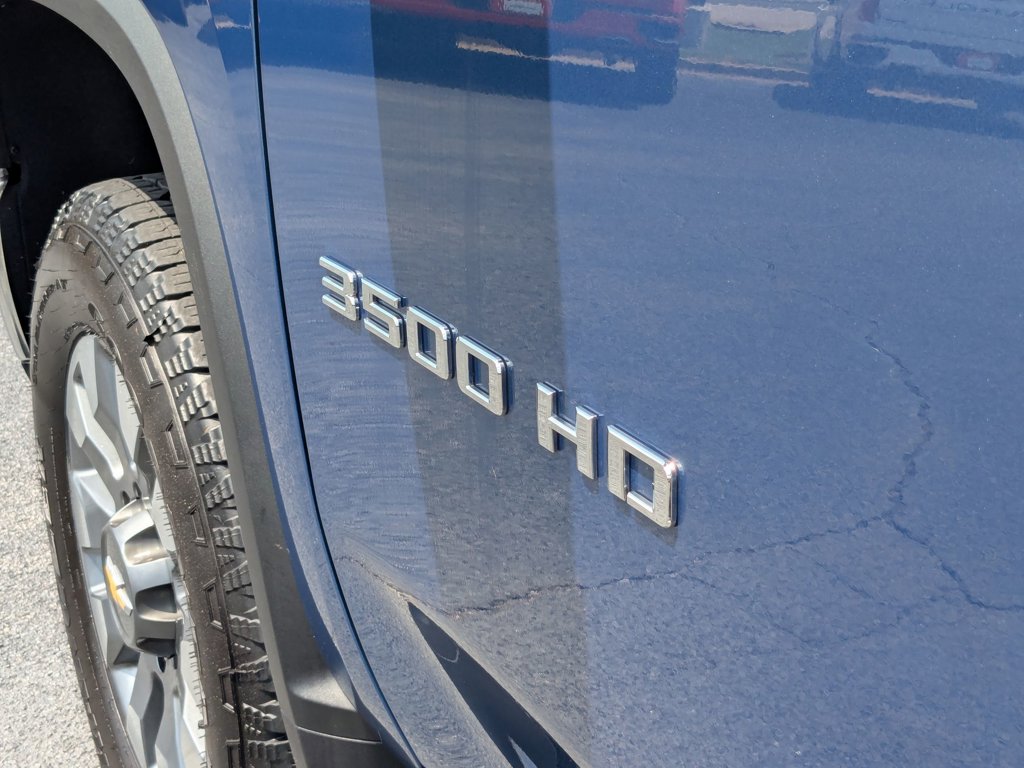 2025 Chevrolet Silverado 3500HD LT photo 23