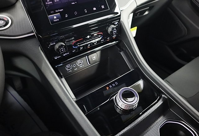 2025 Jeep Grand Cherokee Laredo photo 14