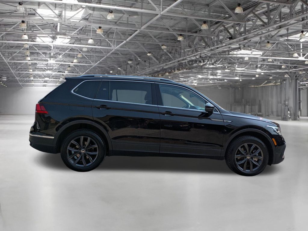 2023 Volkswagen Tiguan SE photo 4