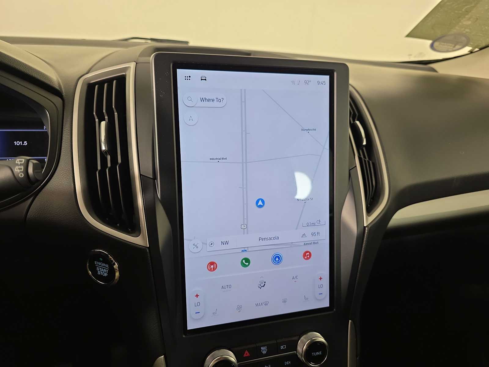 2023 Ford Edge SEL photo 17