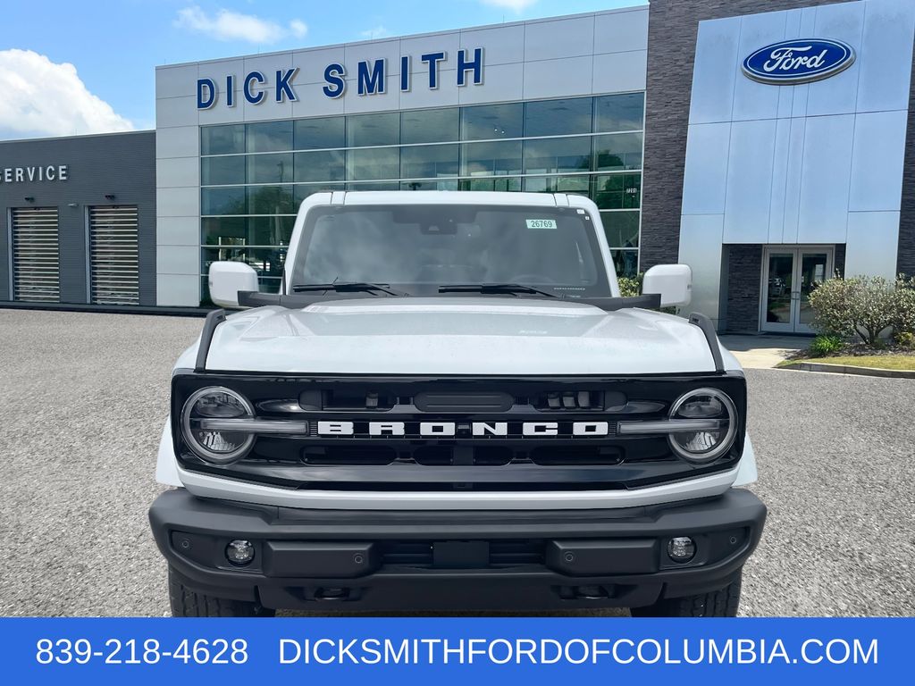 2025 Ford Bronco Outer Banks photo 2
