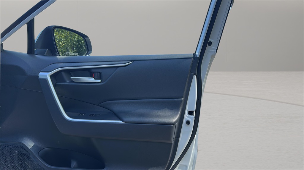 2022 Toyota RAV4 Prime SE photo 18
