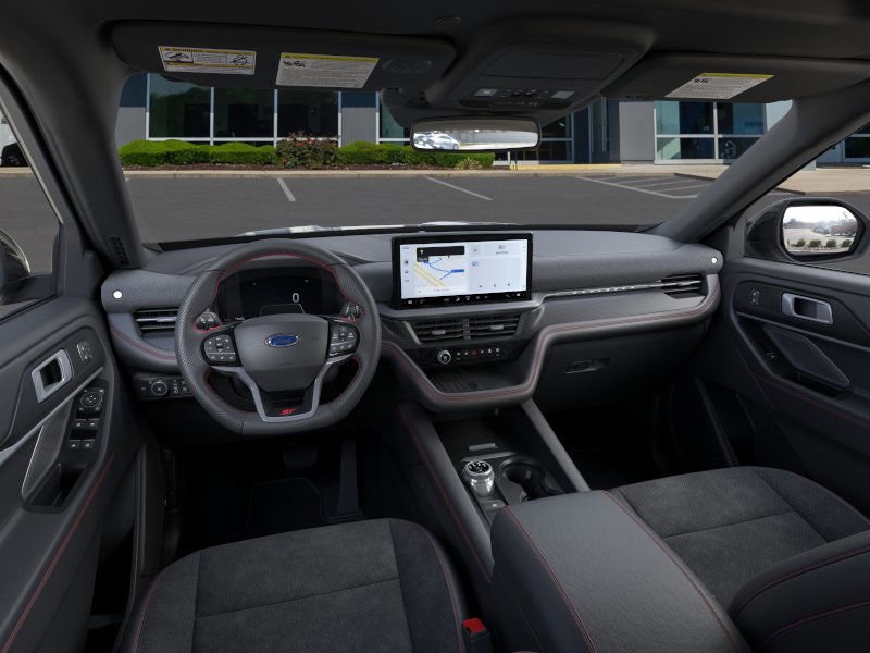 2025 Ford Explorer ST photo 7