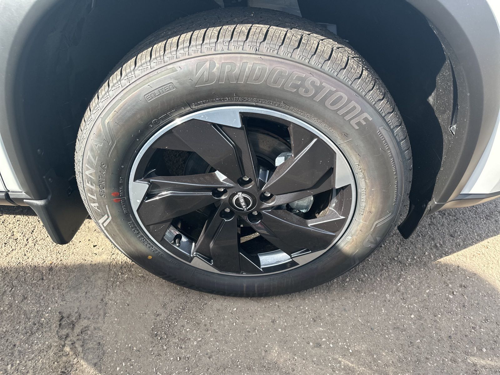 2026 Nissan Rogue SV photo 4