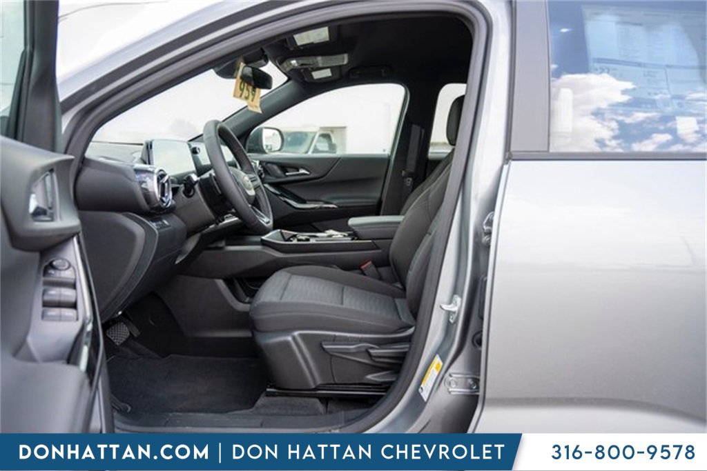 2026 Chevrolet Equinox LT photo 4