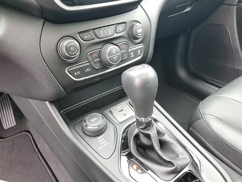 2020 Jeep Cherokee Limited photo 30