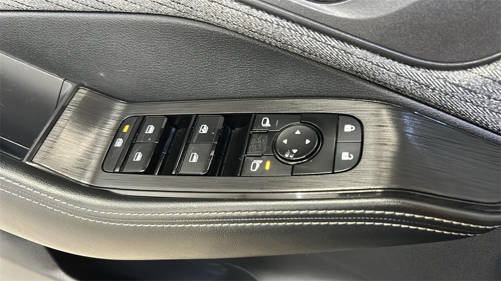 2023 Nissan Rogue SV photo 22