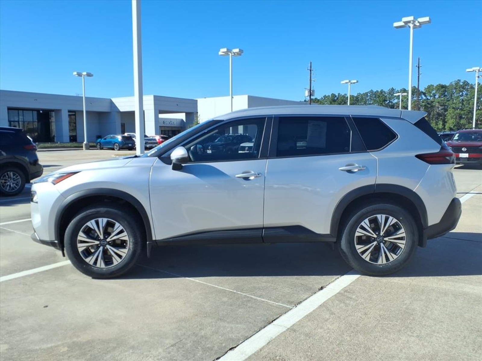2022 Nissan Rogue SV Silver at Robbins Nissan