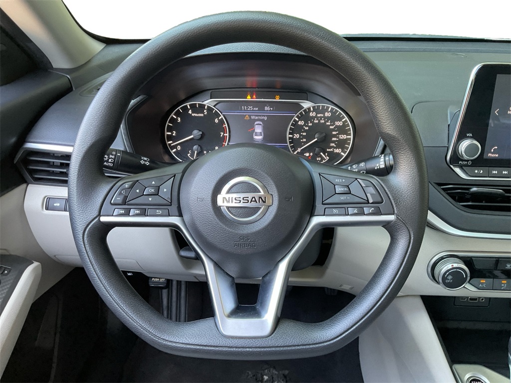 2022 Nissan Altima 2.5 SV photo 16