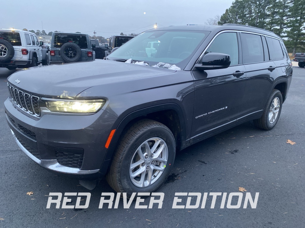 2025 Jeep Grand Cherokee L Laredo's photo
