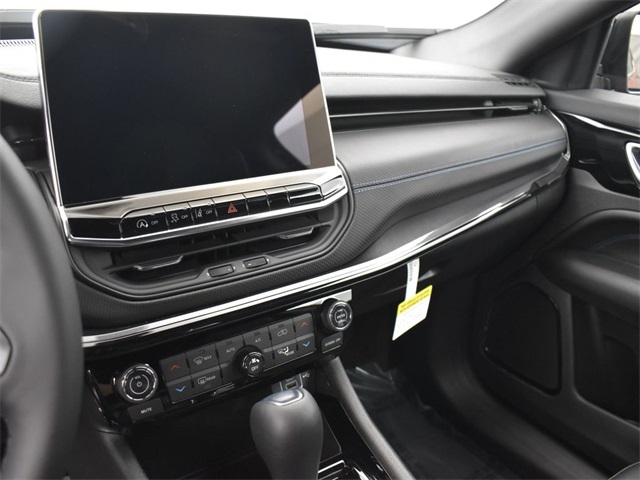 2025 Jeep Compass North Edition Latitude photo 6