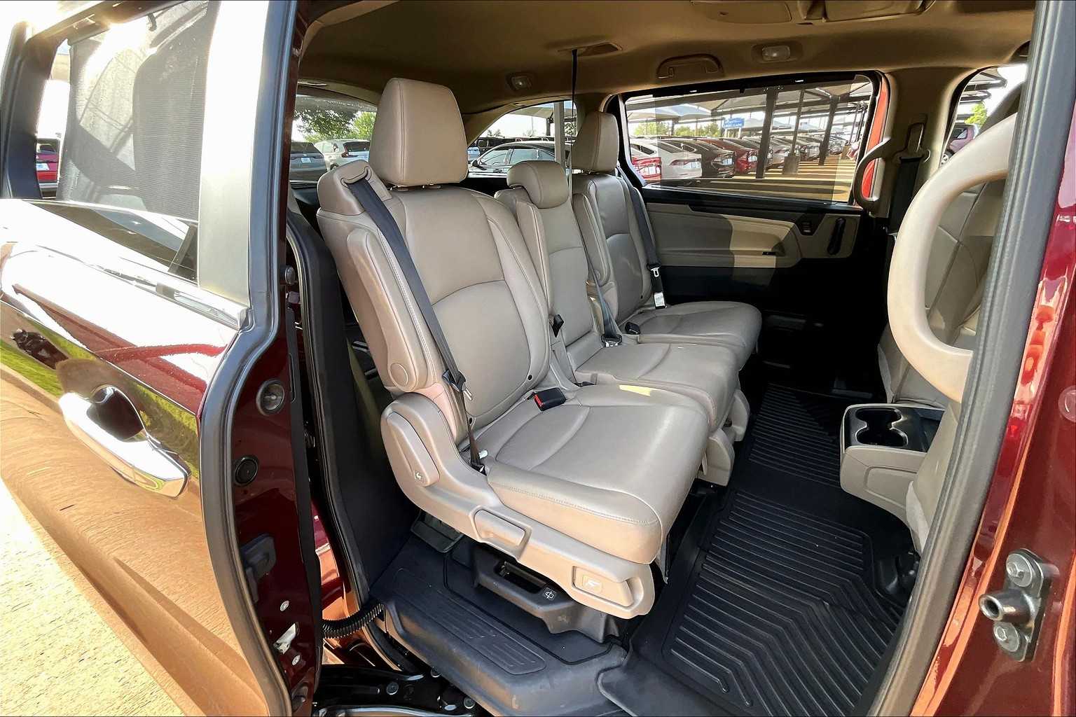 2019 Honda Odyssey Touring photo 18