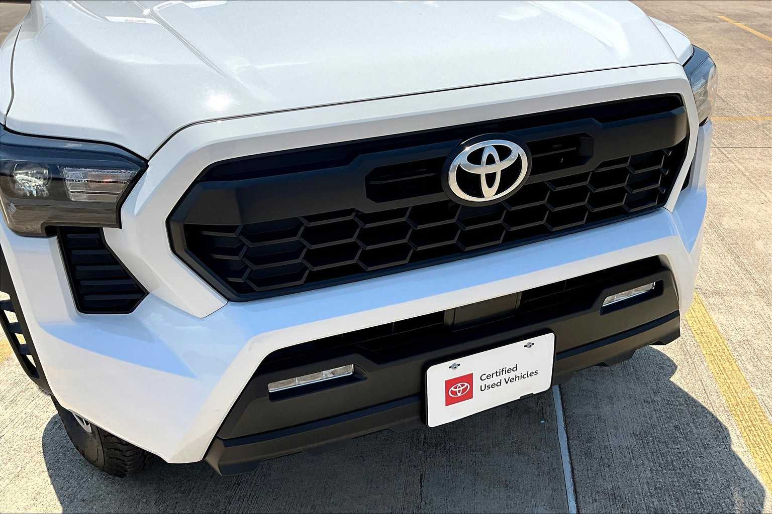 2024 Toyota Tacoma TRD photo 28