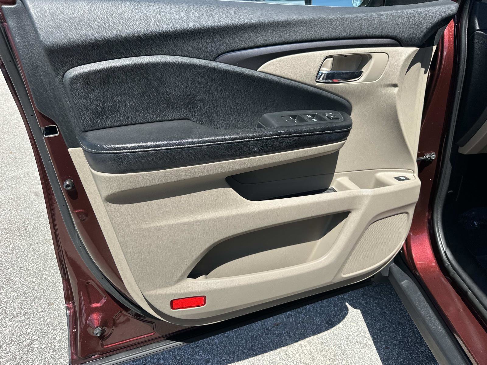 2017 Honda Ridgeline RTL-T photo 15
