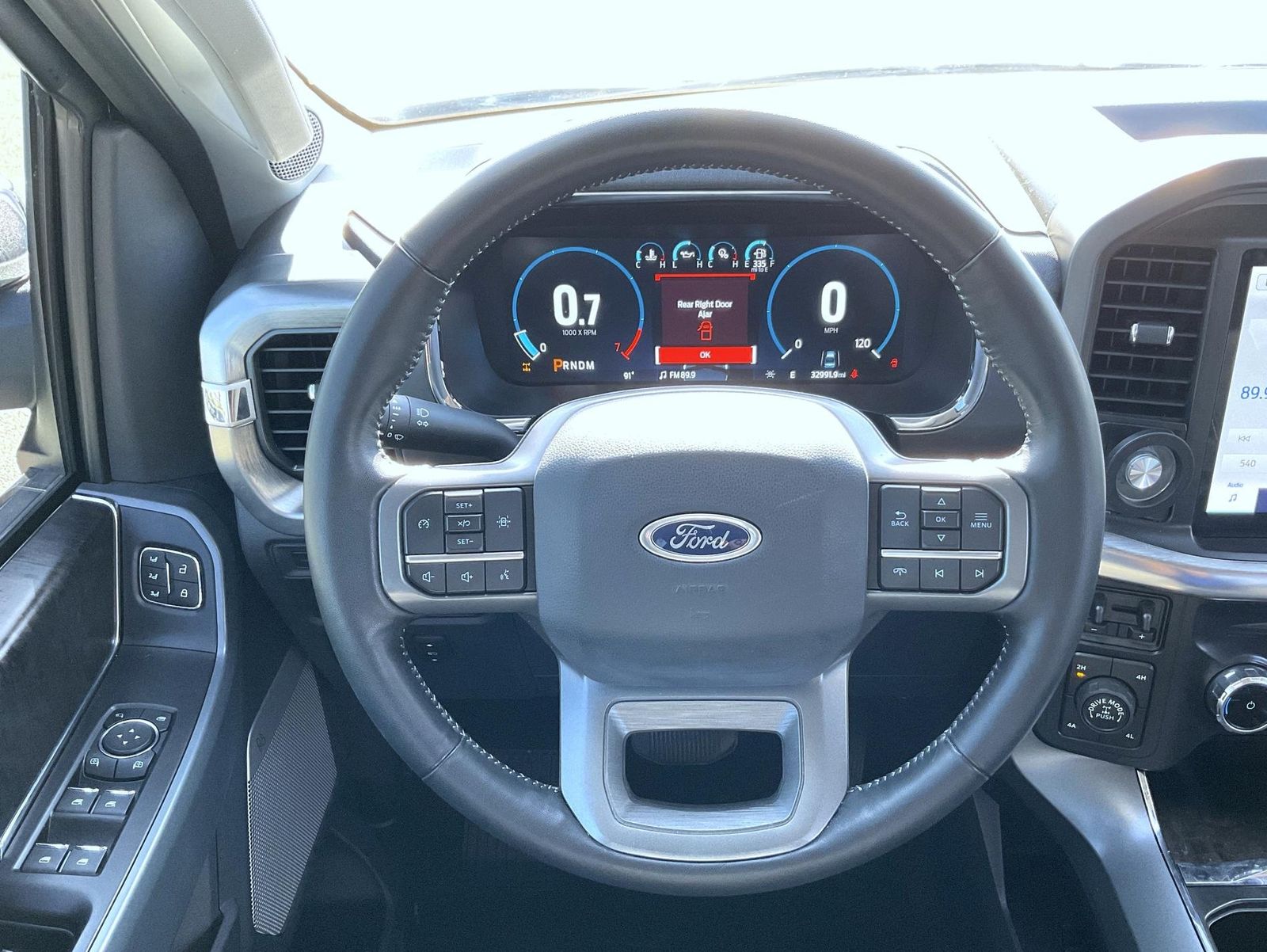 2022 Ford F-150 Lariat photo 11