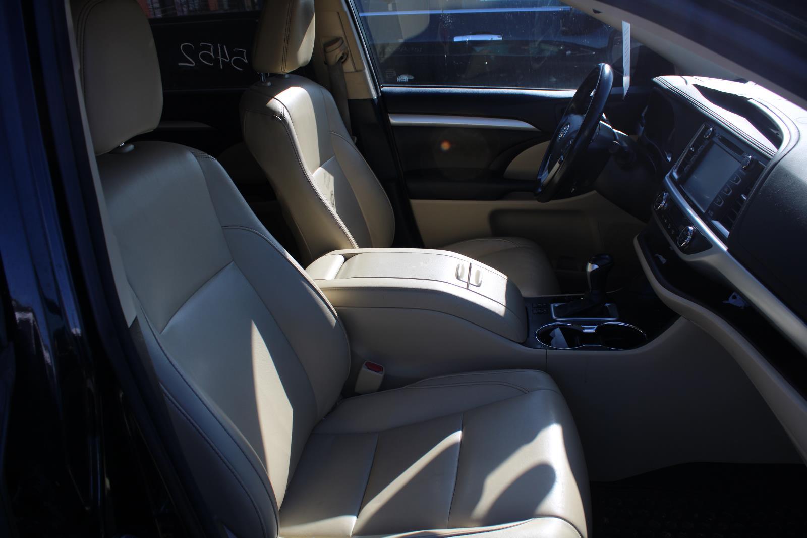 2017 Toyota Highlander SE XLE photo 4