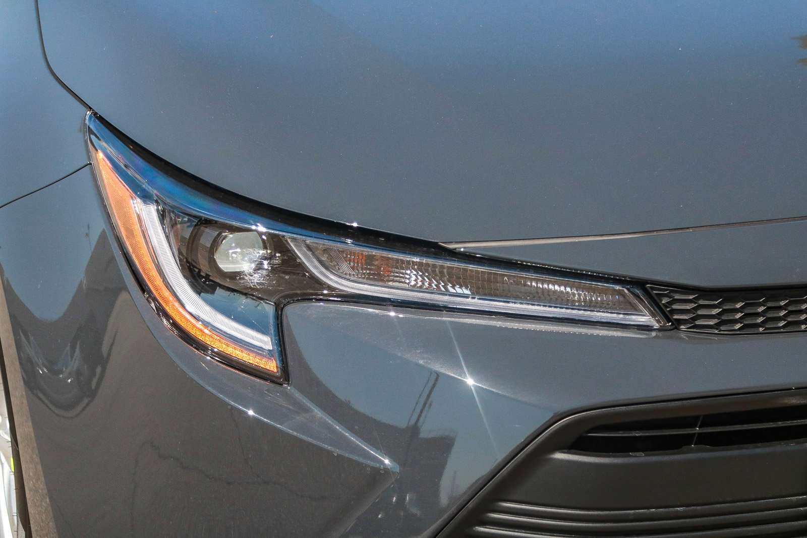 2025 Toyota Corolla LE photo 4