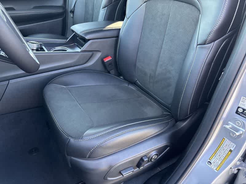 2025 Jeep Grand Cherokee Altitude photo 13