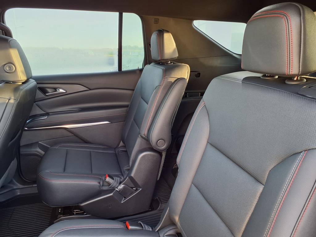 2026 Chevrolet Traverse Z71 photo 4