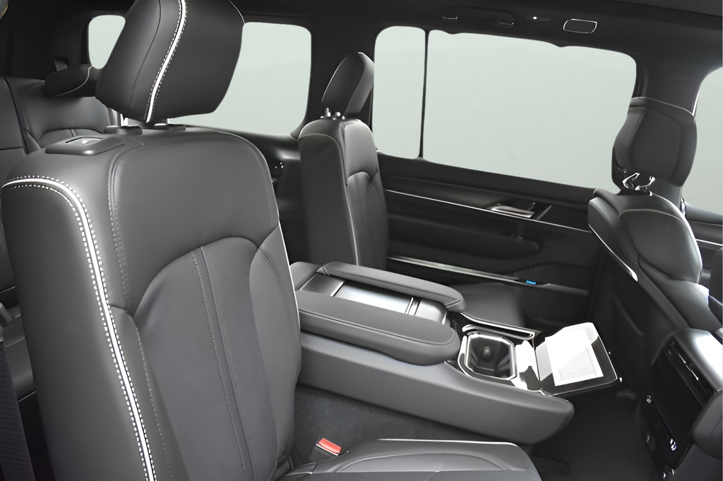2025 Jeep Grand Wagoneer II photo 24
