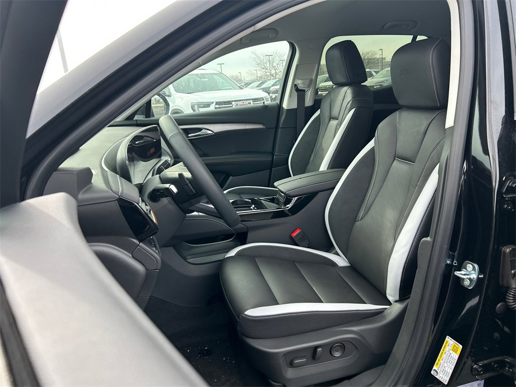 2025 Buick Envision Sport Touring photo 16