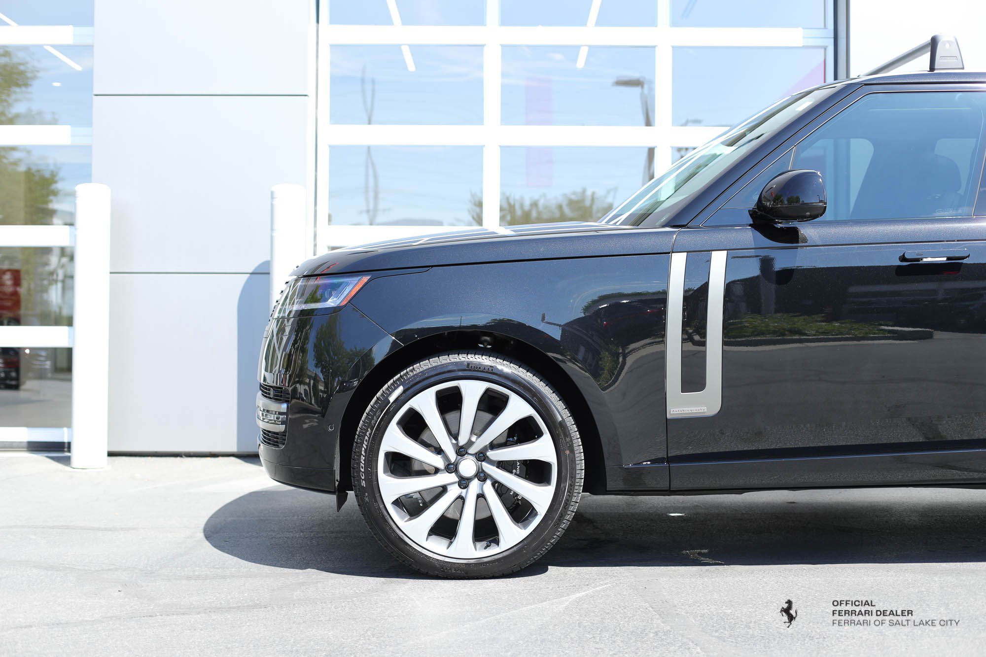 2025 Land Rover Range Rover Autobiography photo 10