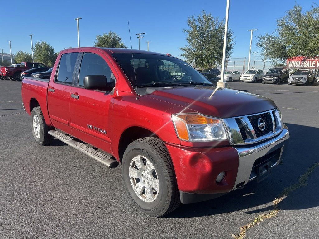 2013 Nissan Titan SV photo 2