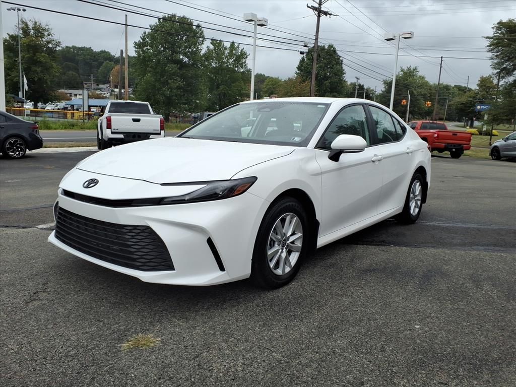 2025 Toyota Camry Hybrid LE photo 7
