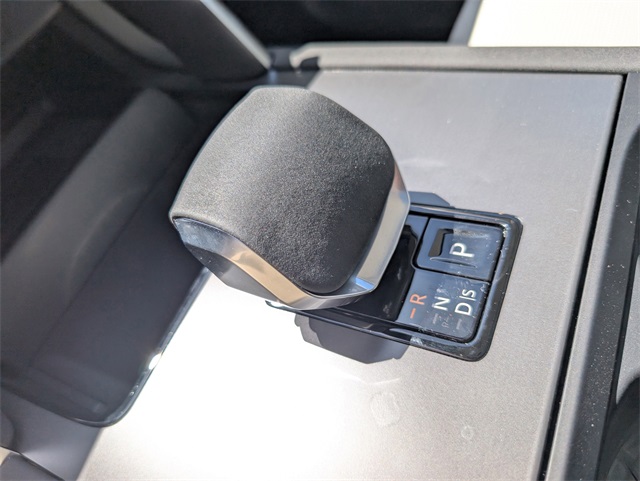 2025 Land Rover Discovery Sport S photo 11