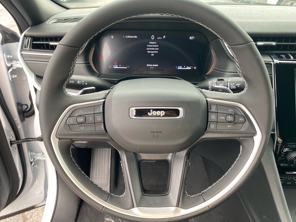 2025 Jeep Grand Cherokee Laredo X photo 6
