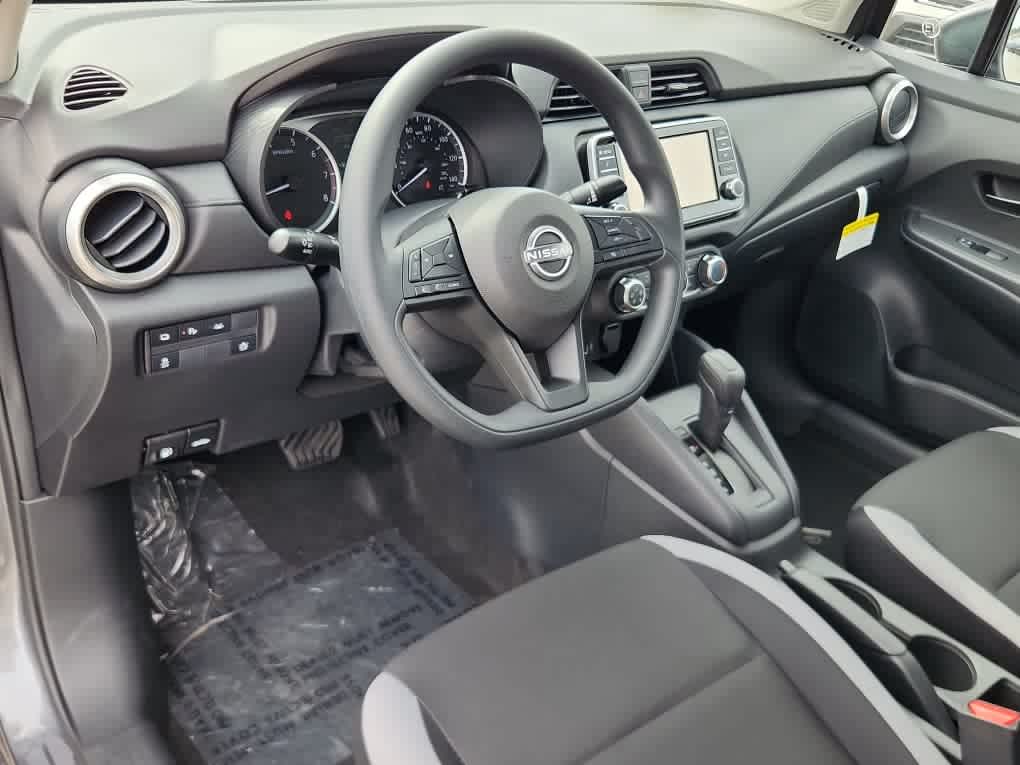 2025 Nissan Versa S photo 9