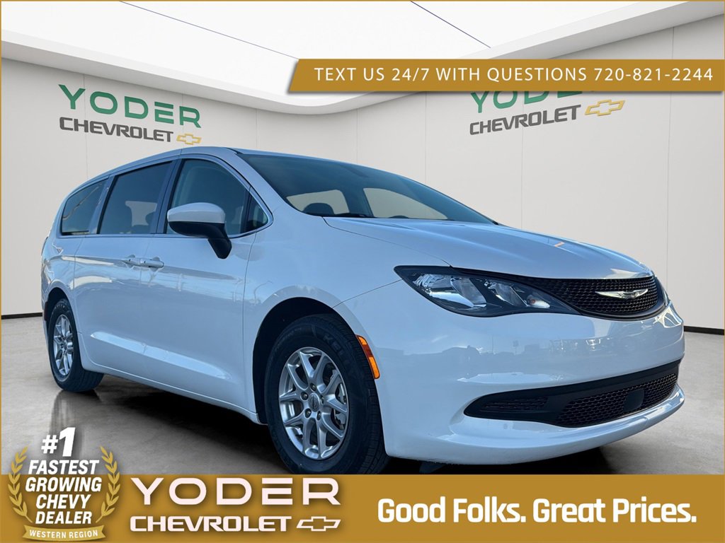 Pre-Owned 2022 Chrysler Voyager LX's photo