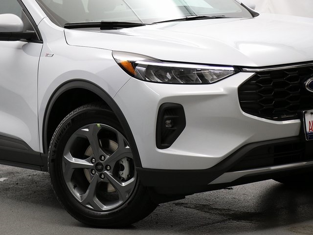 2025 Ford Escape Select photo 3