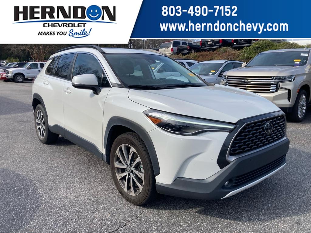 2022 Toyota Corolla Cross XLE's photo