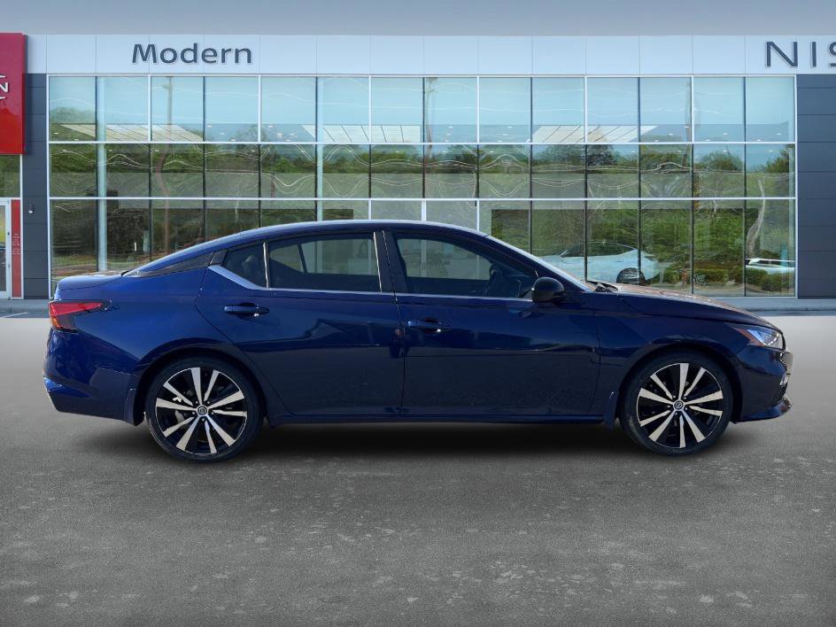 2022 Nissan Altima 2.5 SR photo 4