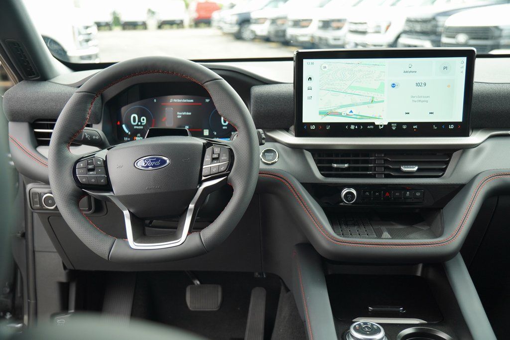 2025 Ford Explorer ST-Line photo 11
