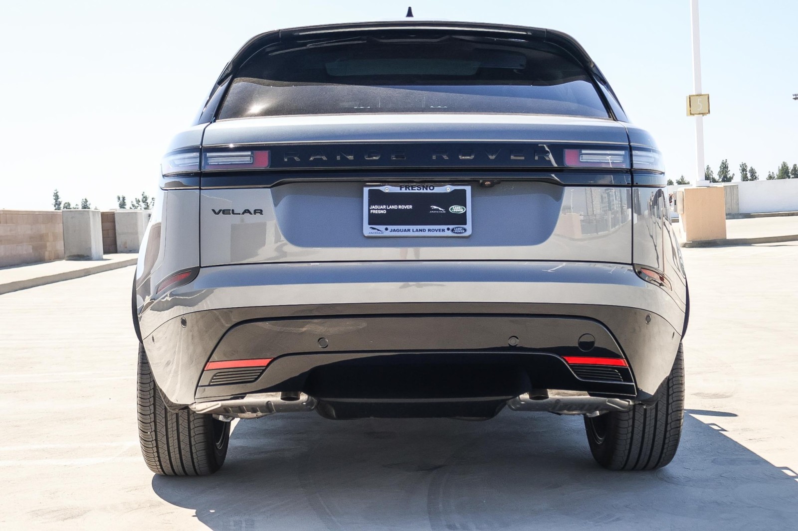 2026 Land Rover Range Rover Velar SE photo 5