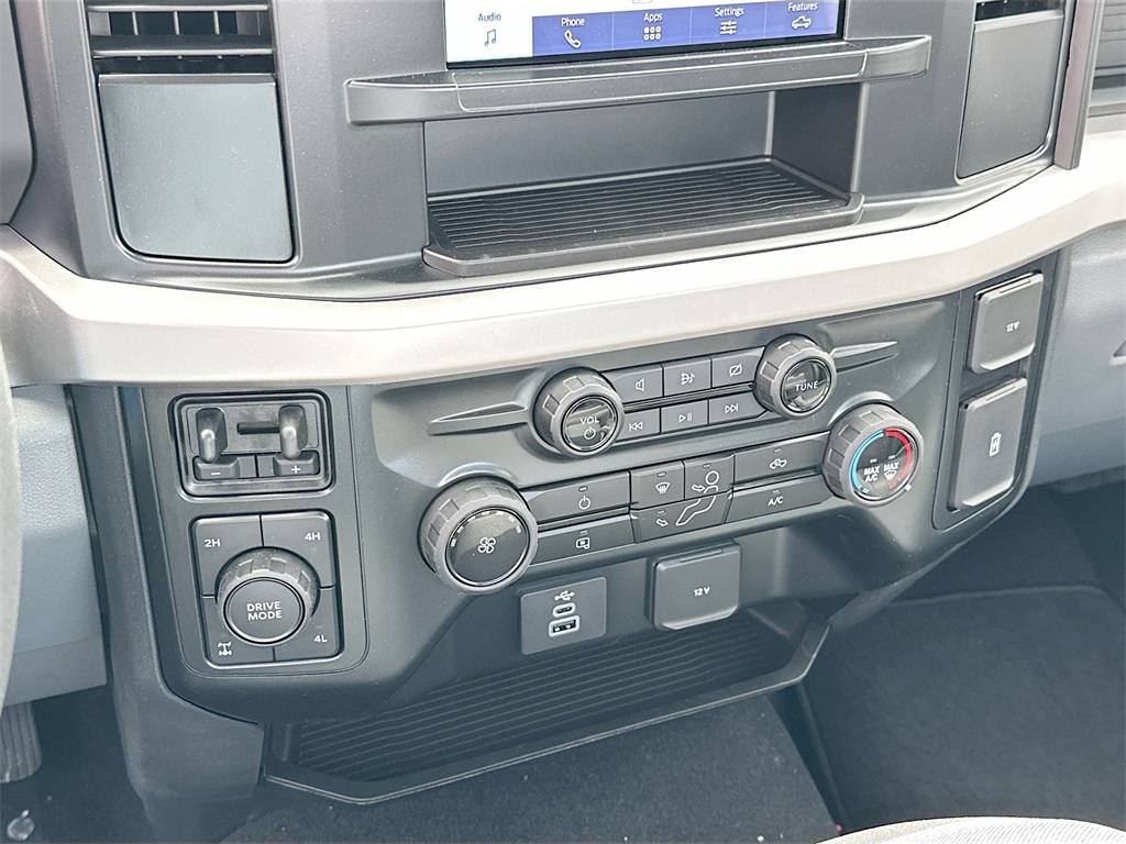 2024 Ford F-250 XL photo 9