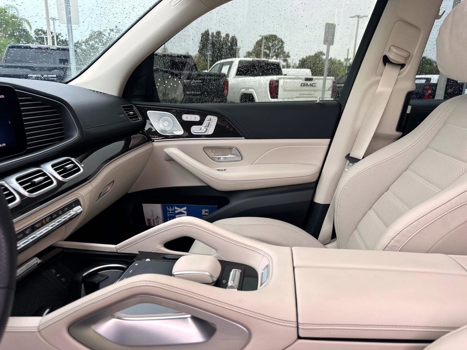 2025 Mercedes Benz GLS 580 4MATIC photo 22