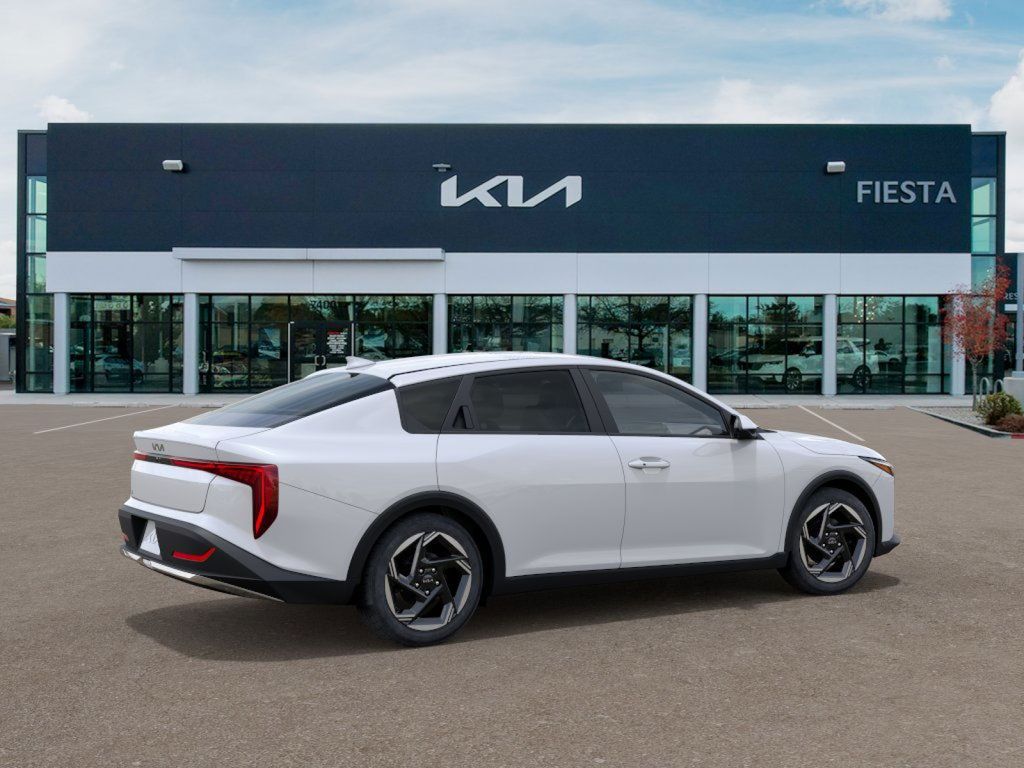 2025 Kia K4 EX photo 6