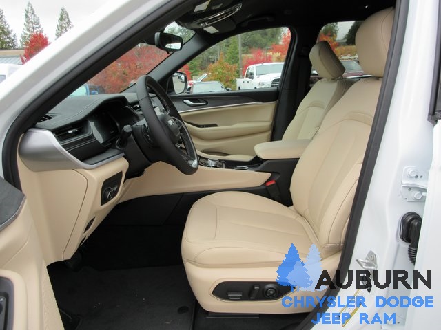 2025 Jeep Grand Cherokee Limited photo 5