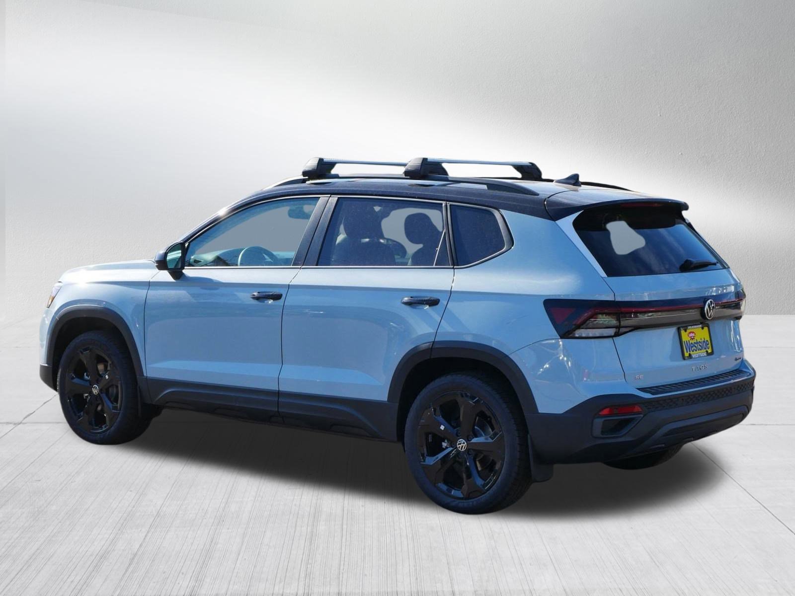 2025 Volkswagen Taos SE photo 2