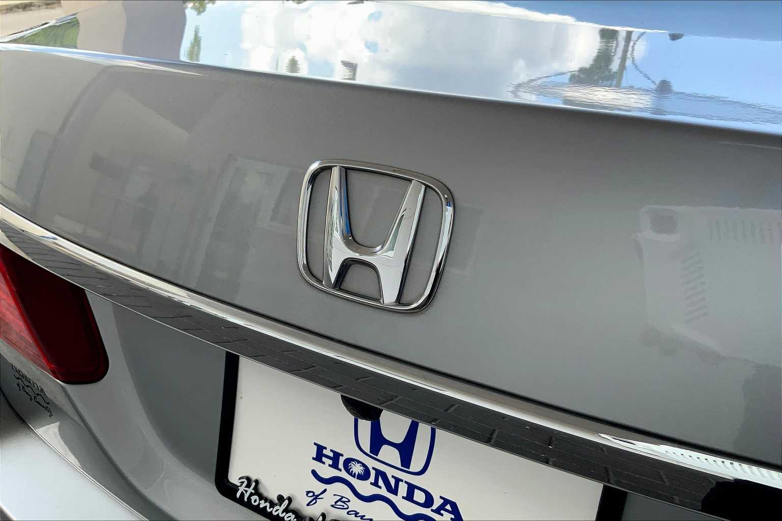 2016 Honda Accord EX-L photo 30