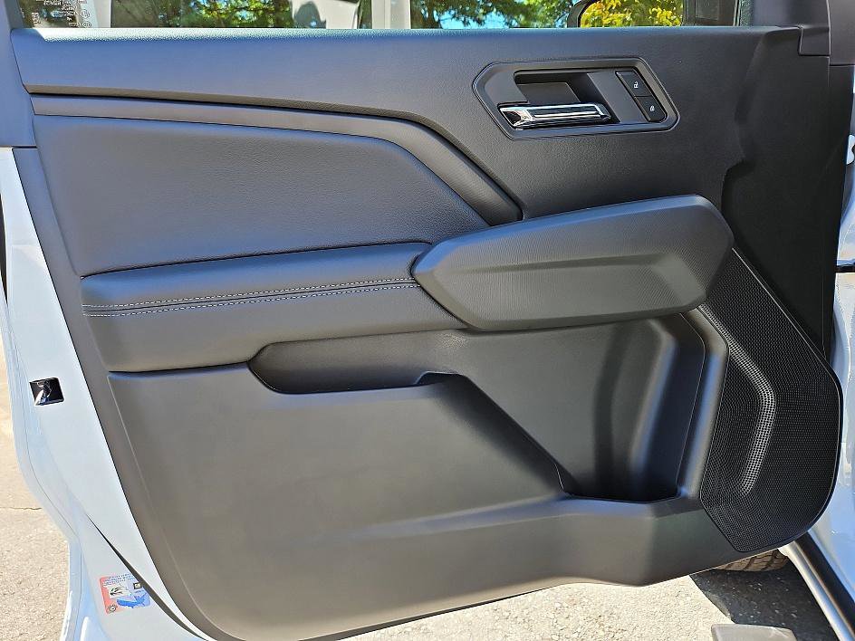 2026 Chevrolet Colorado LT photo 13