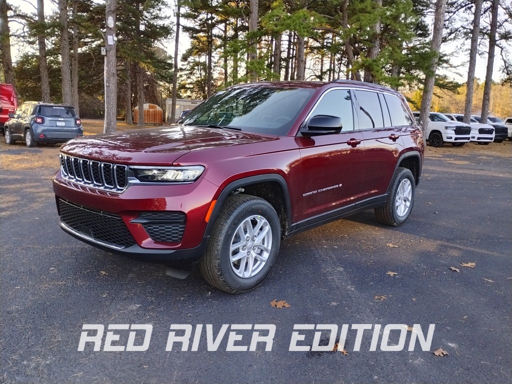 2025 Jeep Grand Cherokee Laredo's photo
