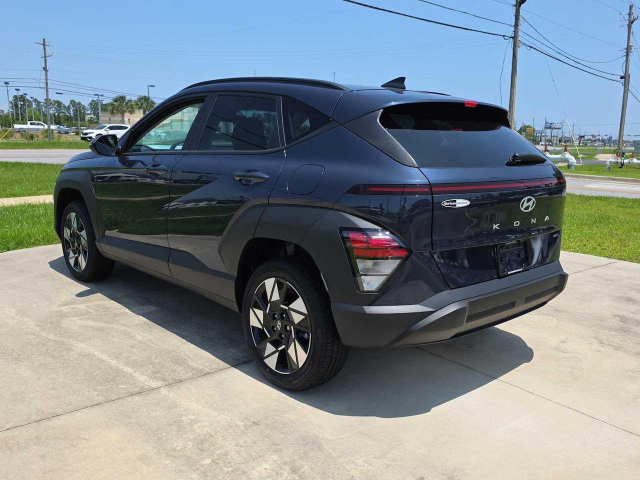 2025 Hyundai Kona SEL photo 3