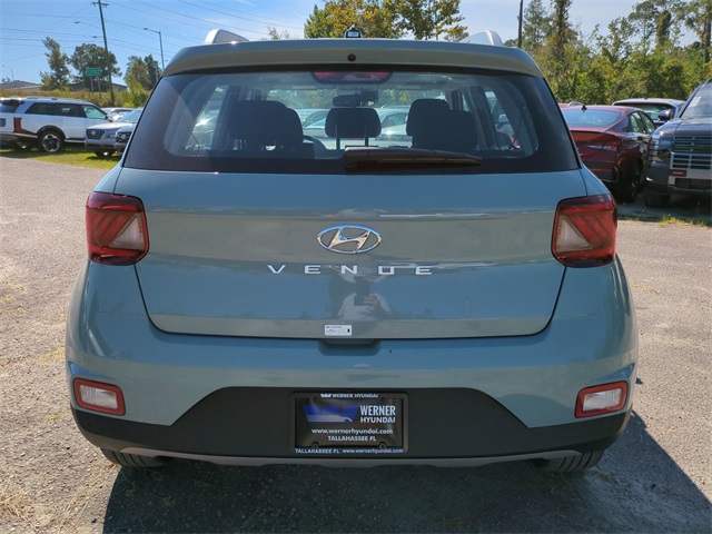 2025 Hyundai Venue SEL photo 4