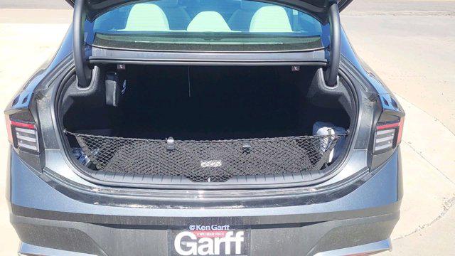 New 2025 Portofino Gray Hyundai SE image 22