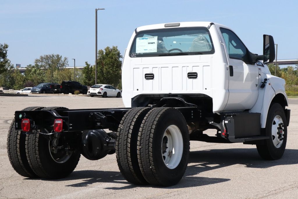 2025 Ford F-750 SuperCab photo 6